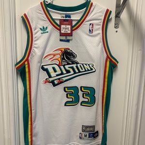 Pistons Grant Hill jersey #33